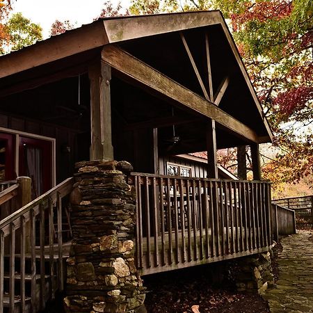 The Overlook Inn Bed And Breakfast Chatsworth Exterior photo