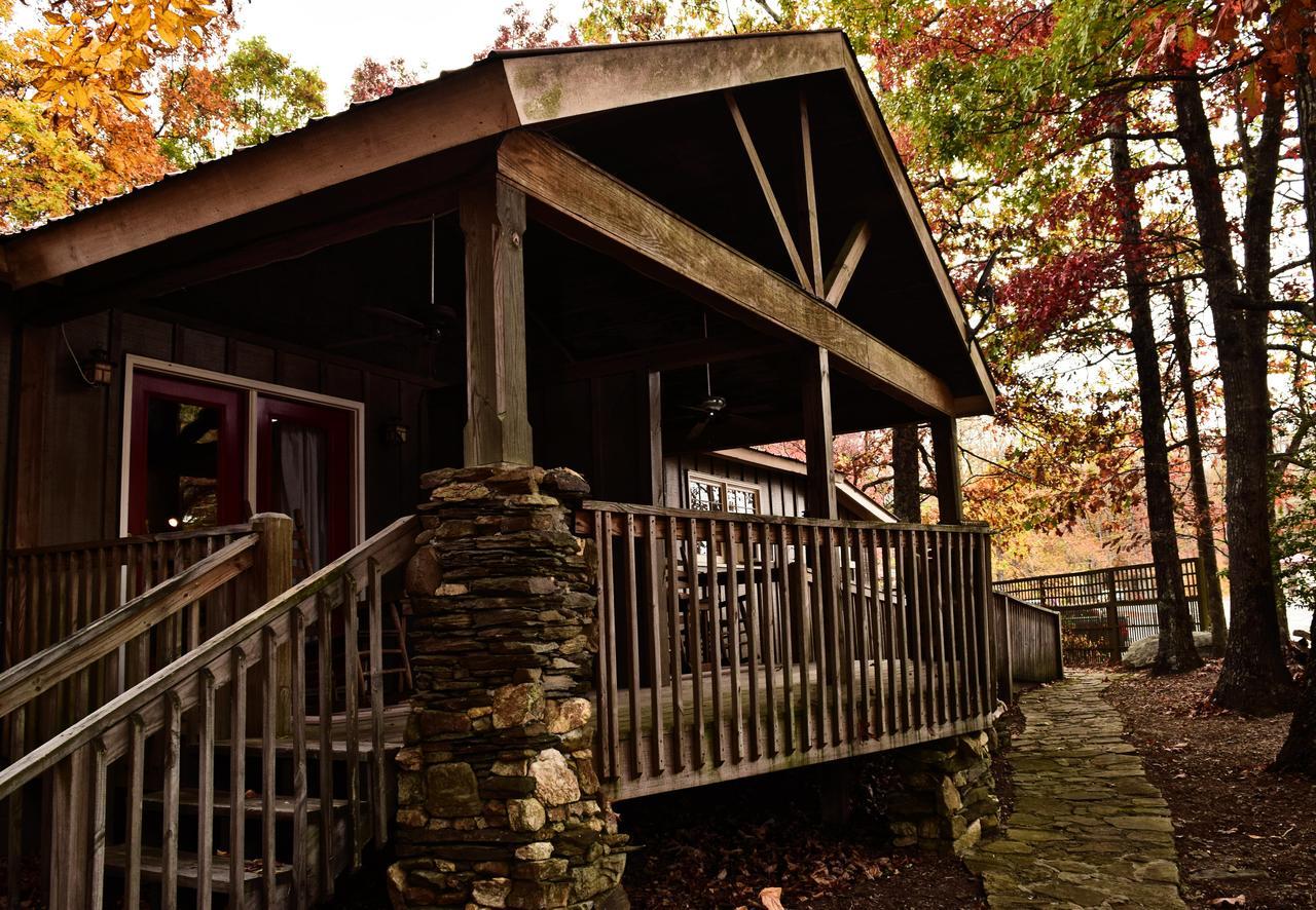 The Overlook Inn Bed And Breakfast Chatsworth Exterior photo